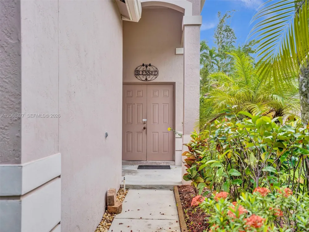938 Bluewood Ter Weston, FL 33327