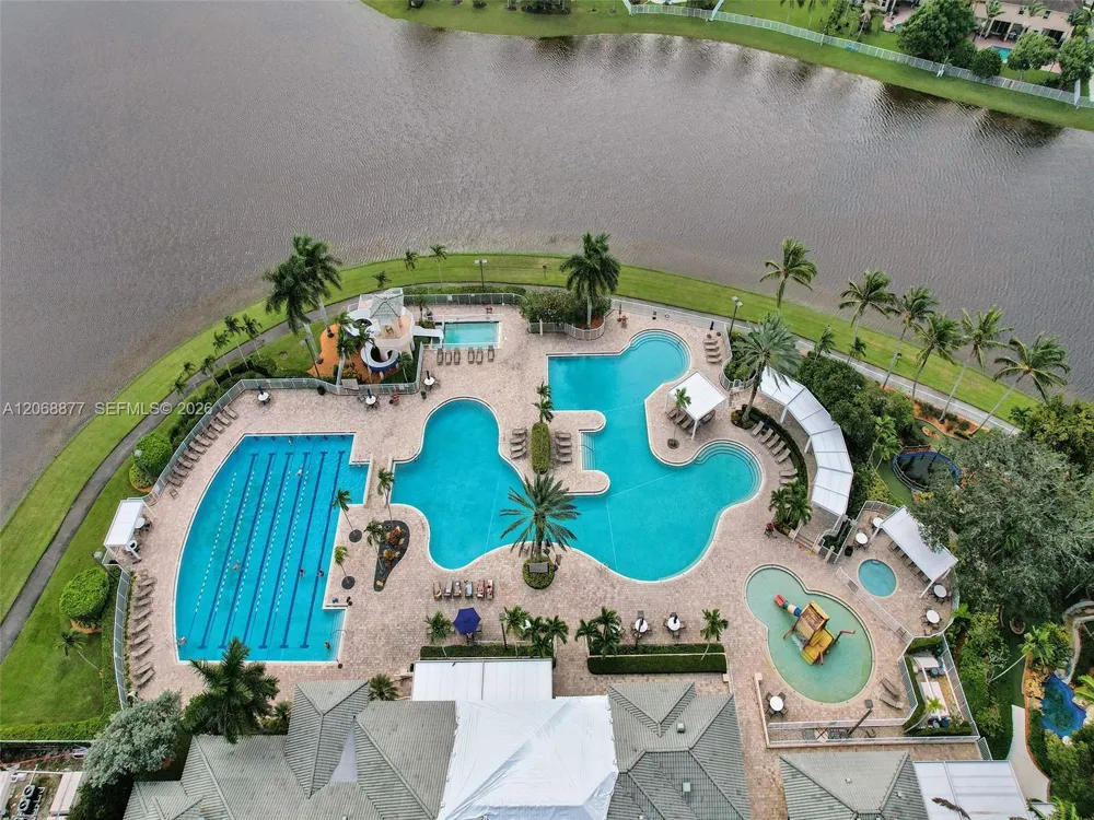 938 Bluewood Ter Weston, FL 33327