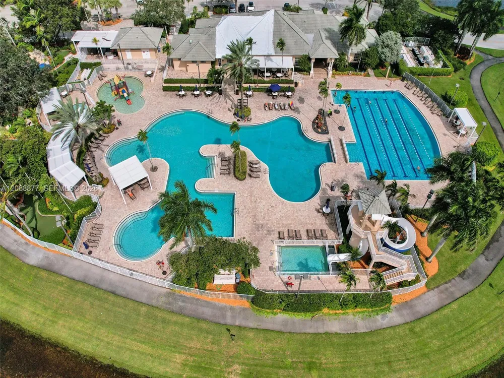 938 Bluewood Ter Weston, FL 33327