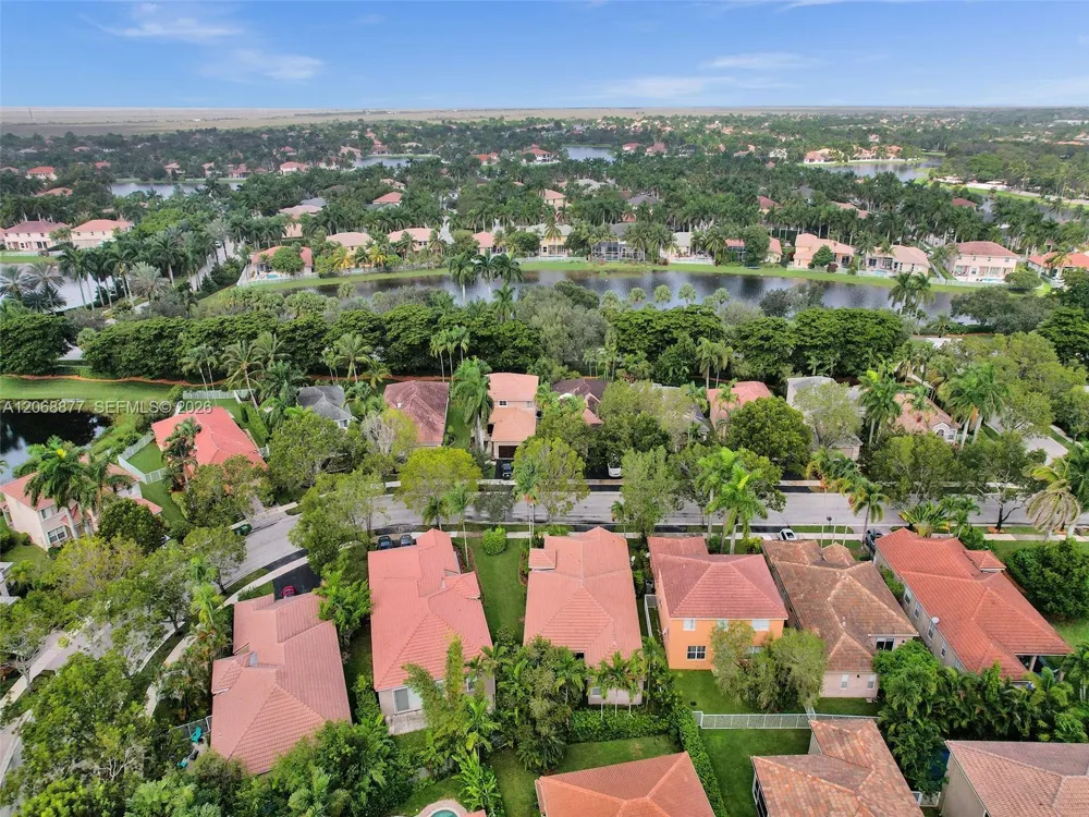 938 Bluewood Ter Weston, FL 33327