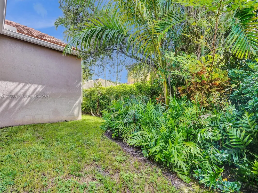 938 Bluewood Ter Weston, FL 33327