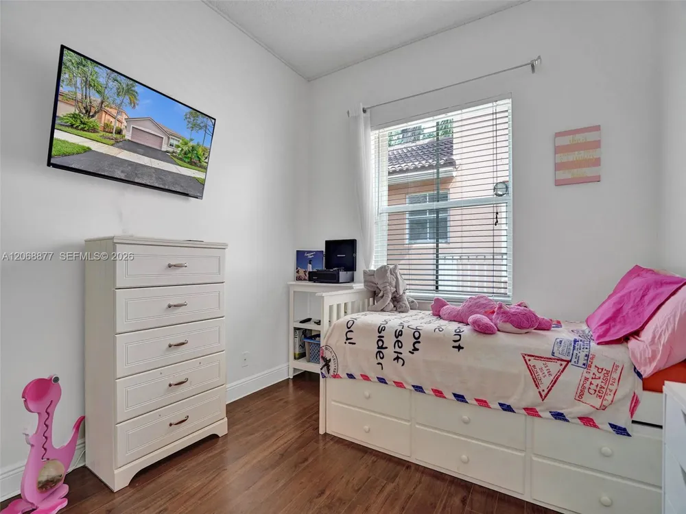 938 Bluewood Ter Weston, FL 33327