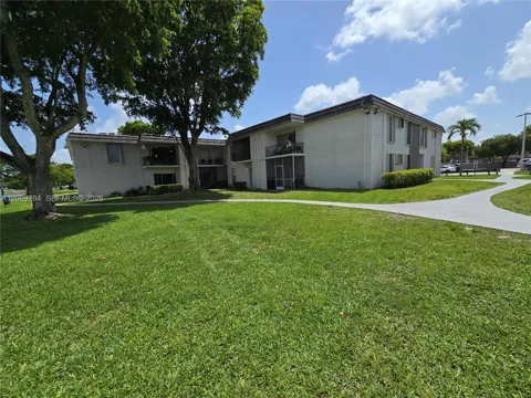 10375 Kendall Dr #J7