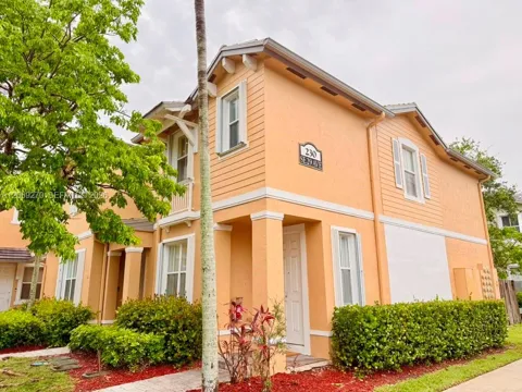 230 SE 29th Ave #12