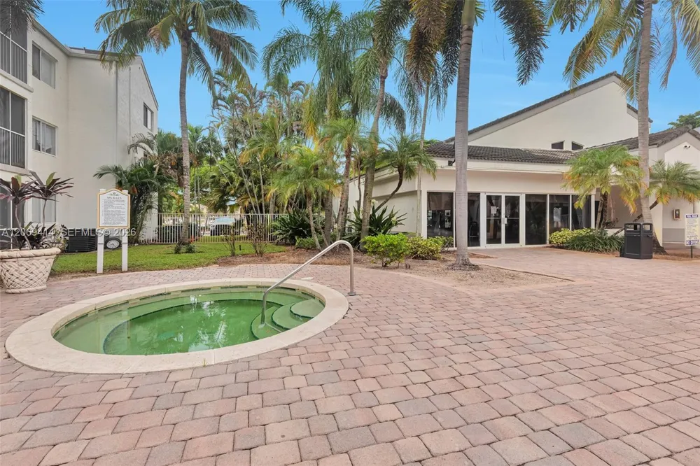 5760 Rock Island Rd #339 Tamarac, FL 33319