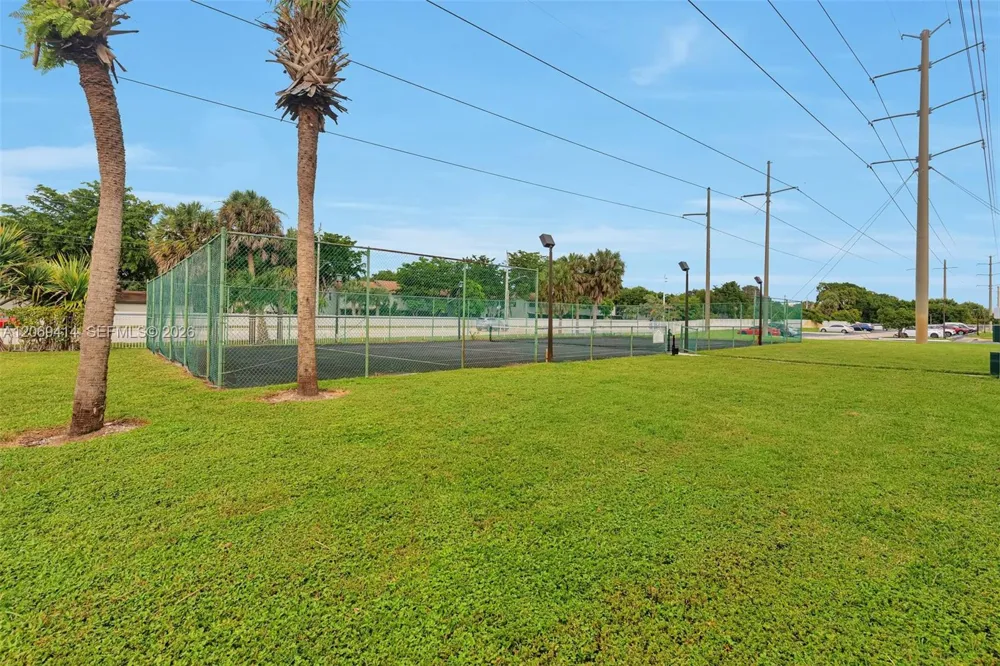 5760 Rock Island Rd #339 Tamarac, FL 33319