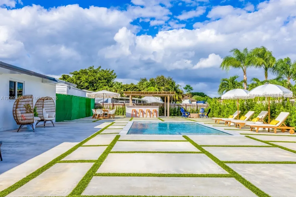 27665 SW 163rd Ave Homestead, FL 33031