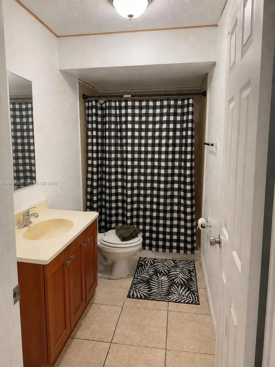 4251 NW 5th St #131 Plantation, FL 33317