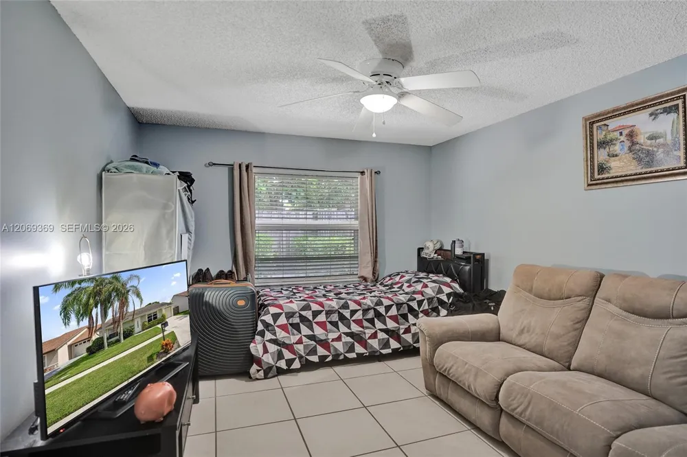 5451 Chicory Ln Lake Worth, FL 33463