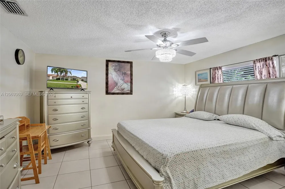 5451 Chicory Ln Lake Worth, FL 33463