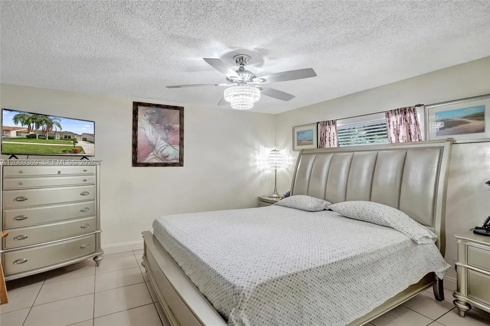 5451 Chicory Ln Lake Worth, FL 33463