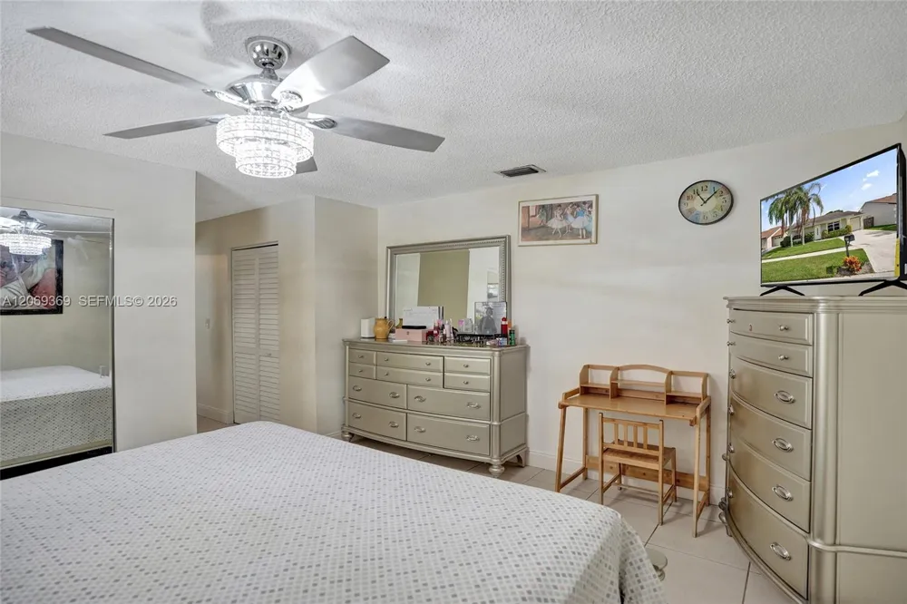5451 Chicory Ln Lake Worth, FL 33463