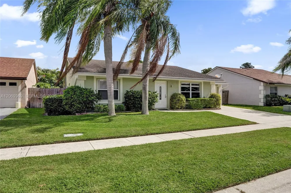 5451 Chicory Ln Lake Worth, FL 33463