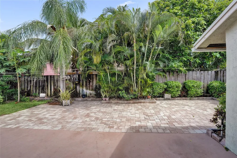 5451 Chicory Ln Lake Worth, FL 33463