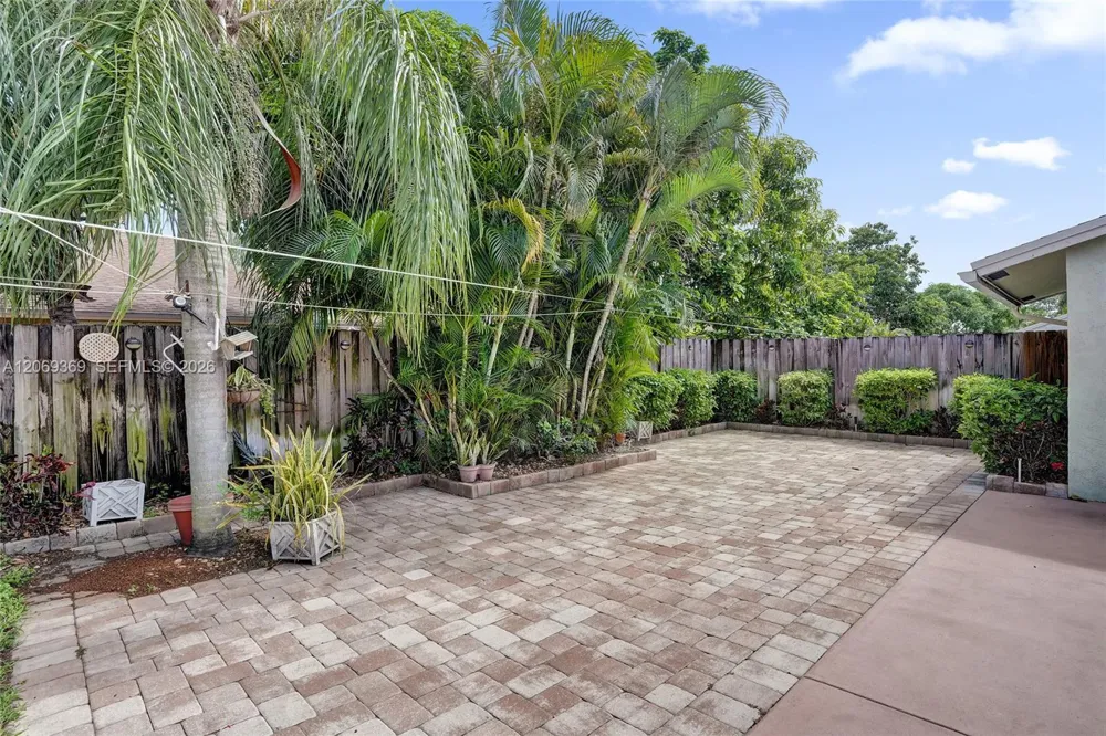5451 Chicory Ln Lake Worth, FL 33463