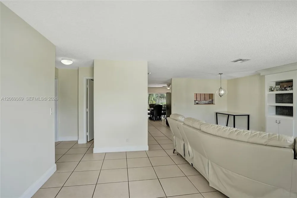 5451 Chicory Ln Lake Worth, FL 33463