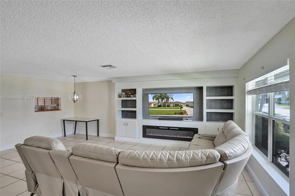 5451 Chicory Ln Lake Worth, FL 33463