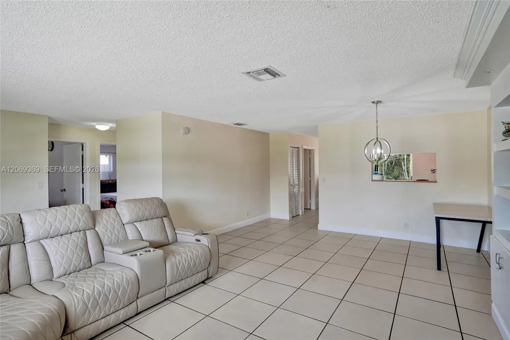 5451 Chicory Ln Lake Worth, FL 33463