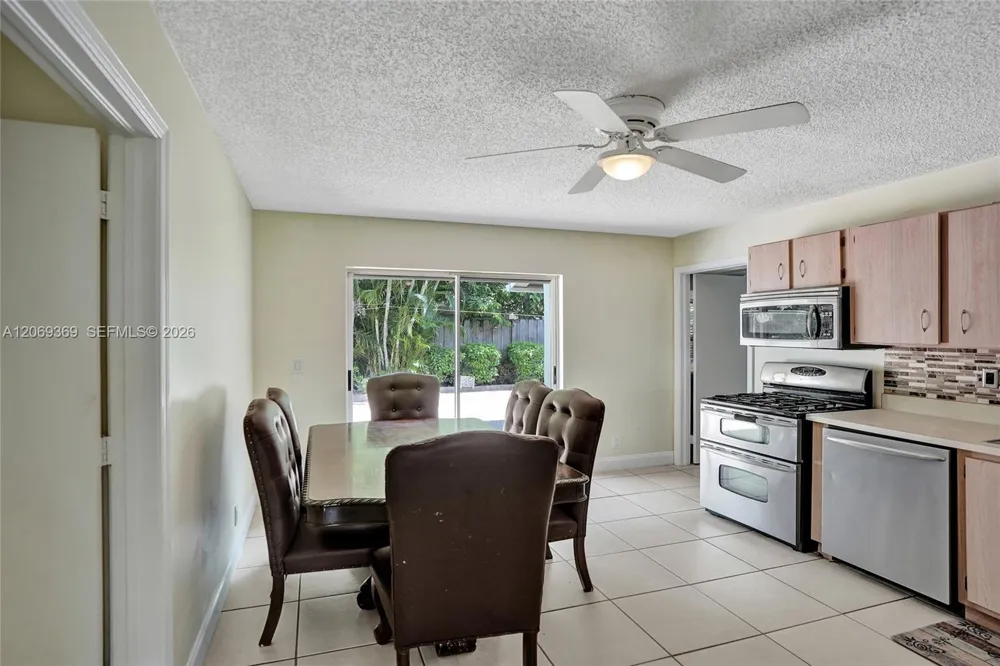 5451 Chicory Ln Lake Worth, FL 33463
