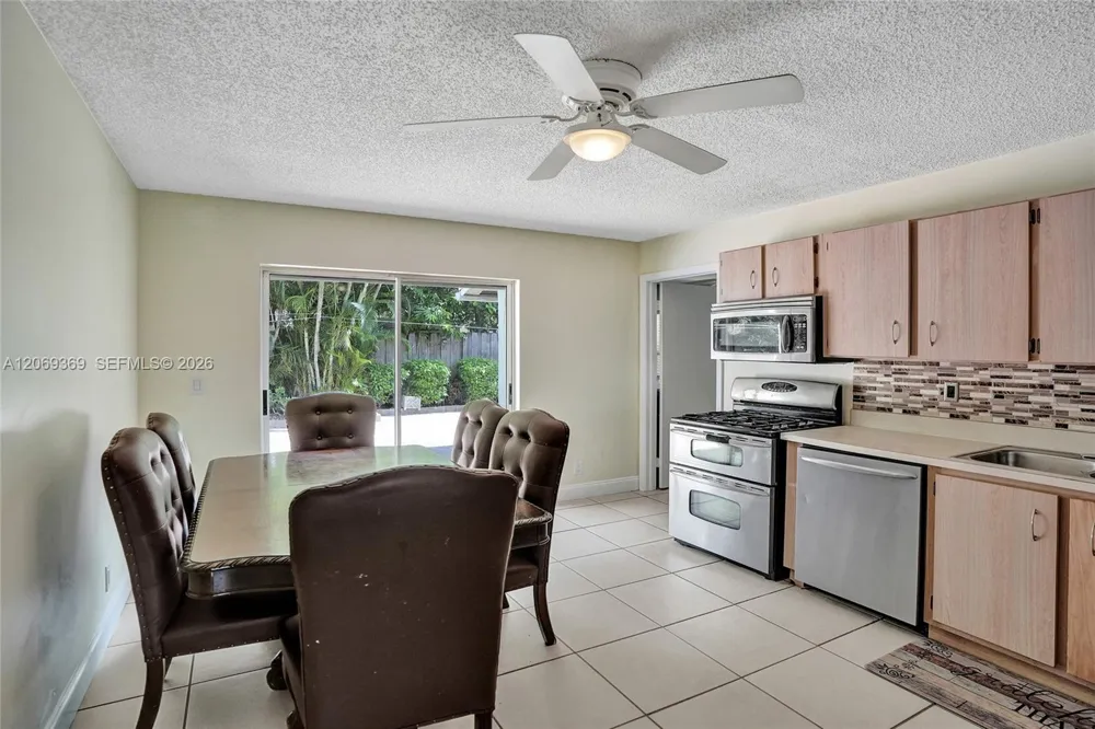5451 Chicory Ln Lake Worth, FL 33463