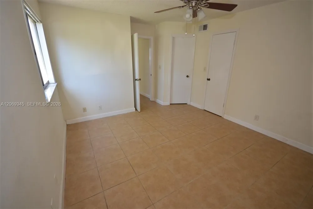 2796 S University Dr #2102 Davie, FL 33328
