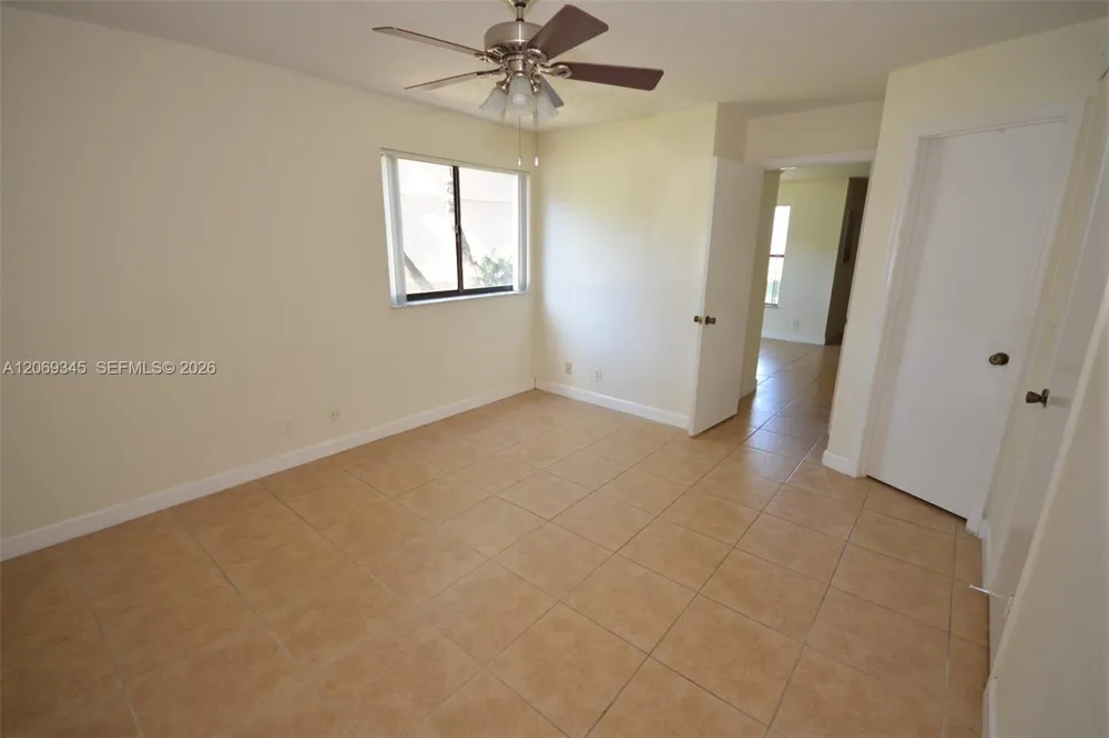 2796 S University Dr #2102 Davie, FL 33328