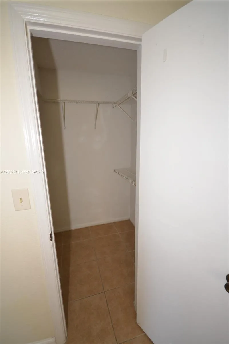 2796 S University Dr #2102 Davie, FL 33328