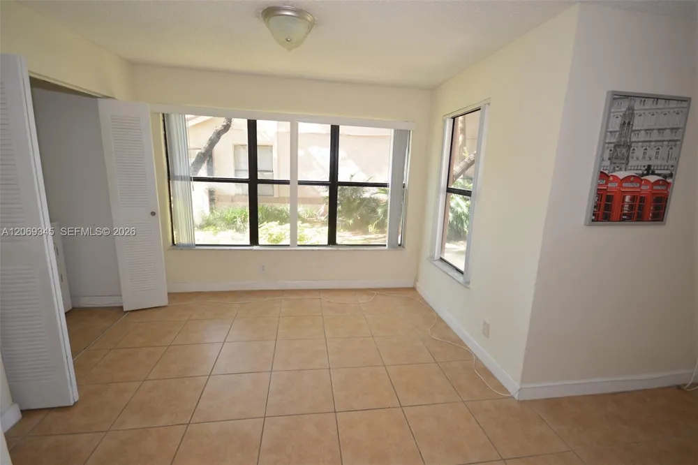 2796 S University Dr #2102 Davie, FL 33328
