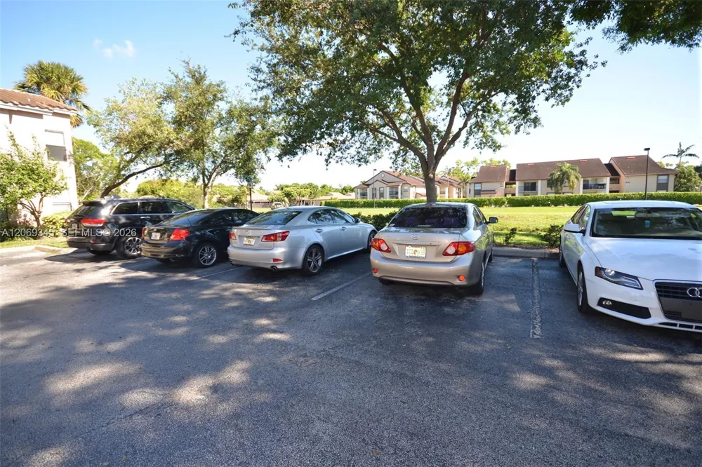 2796 S University Dr #2102 Davie, FL 33328
