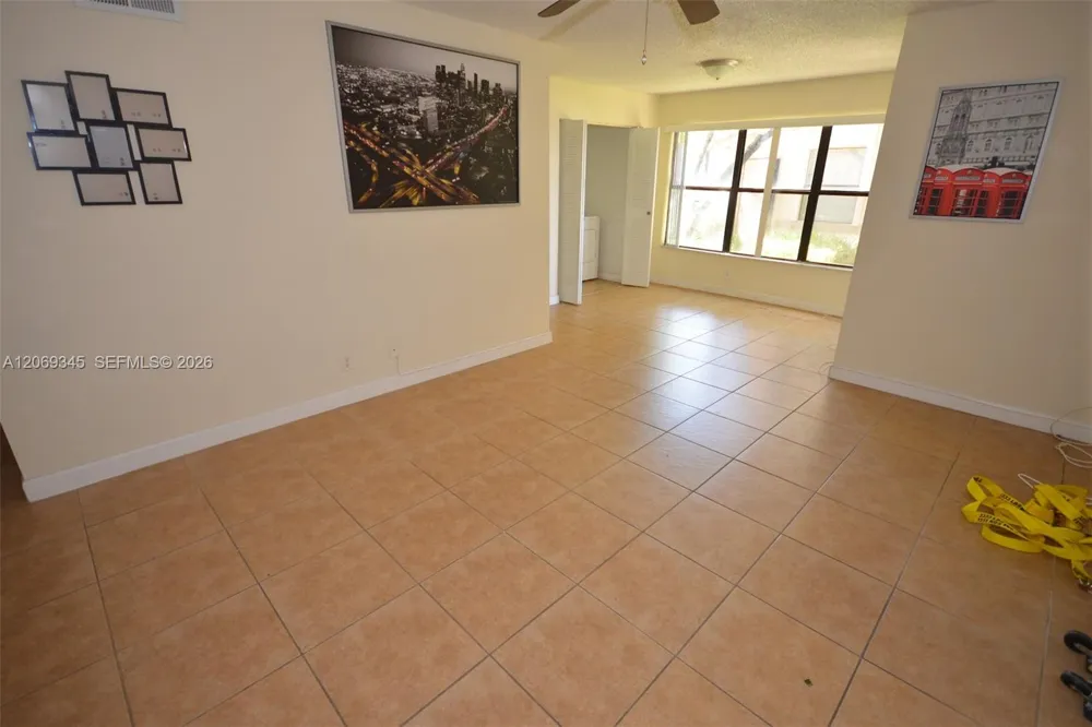 2796 S University Dr #2102 Davie, FL 33328