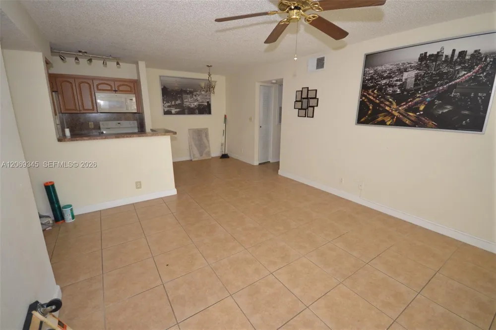 2796 S University Dr #2102 Davie, FL 33328