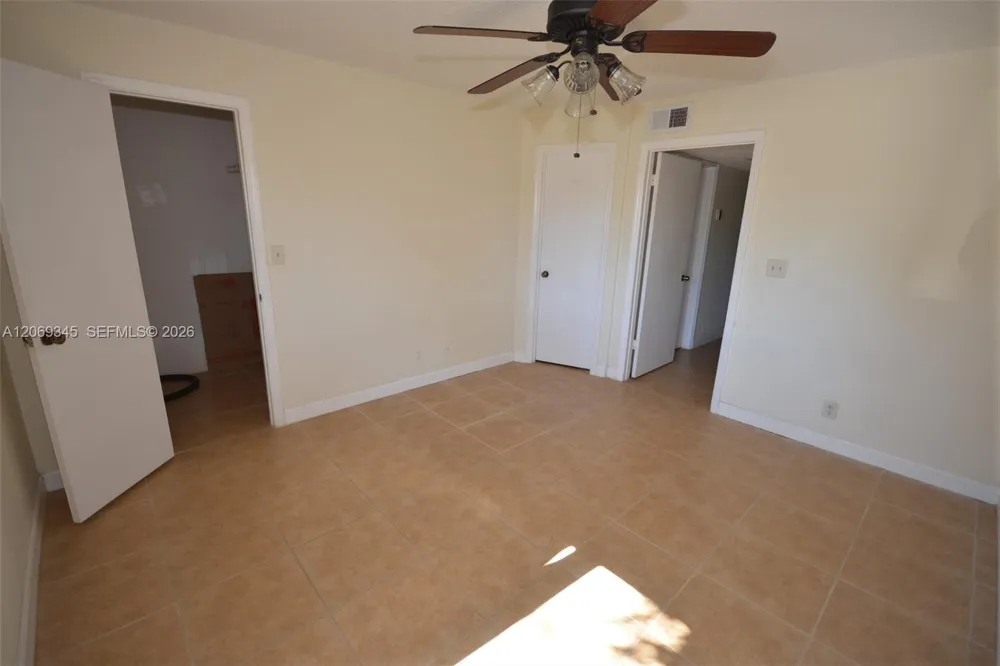 2796 S University Dr #2102 Davie, FL 33328