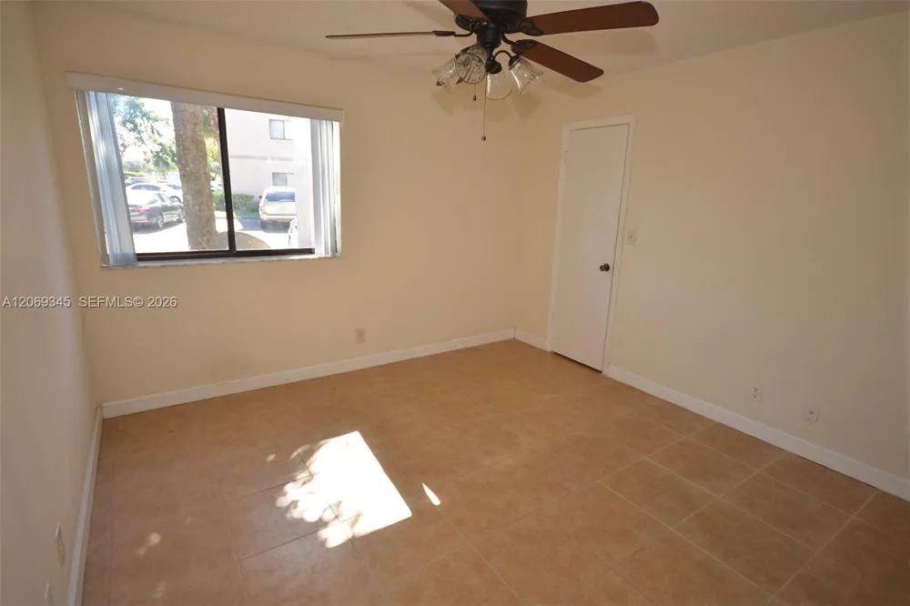2796 S University Dr #2102 Davie, FL 33328