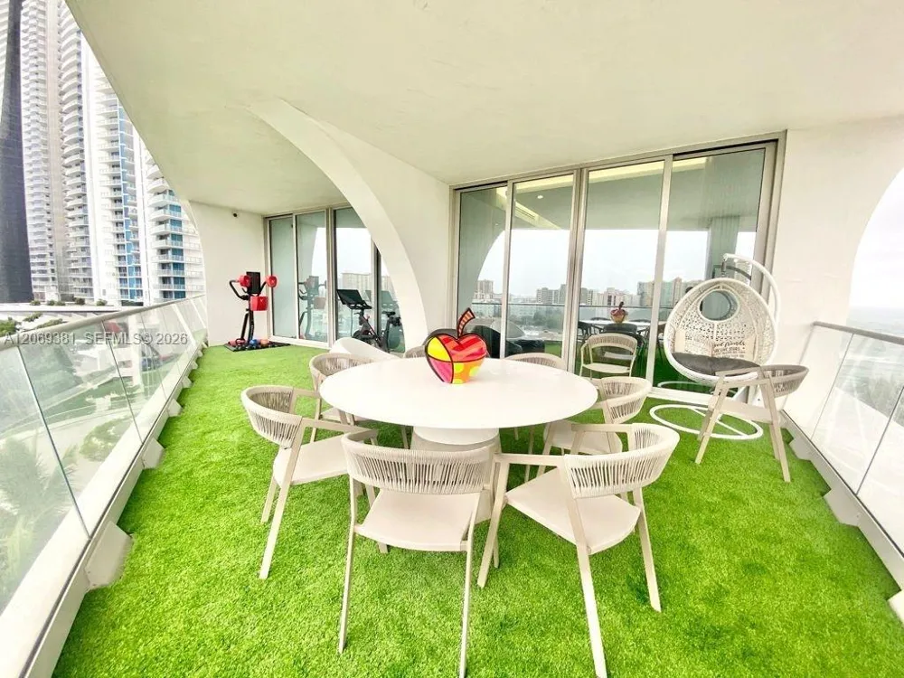 16901 Collins Ave #701 Sunny Isles Beach, FL 33160