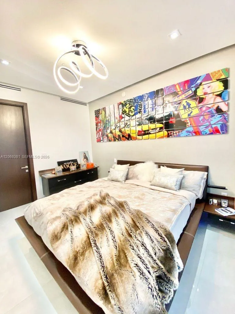 16901 Collins Ave #701 Sunny Isles Beach, FL 33160