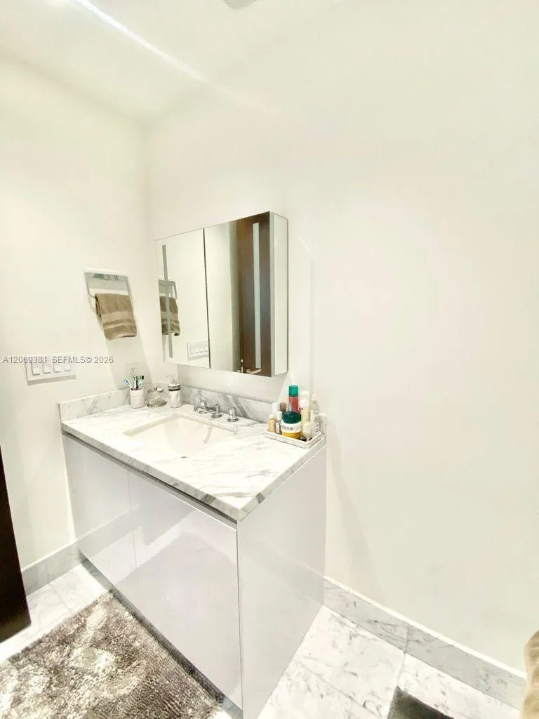 16901 Collins Ave #701 Sunny Isles Beach, FL 33160