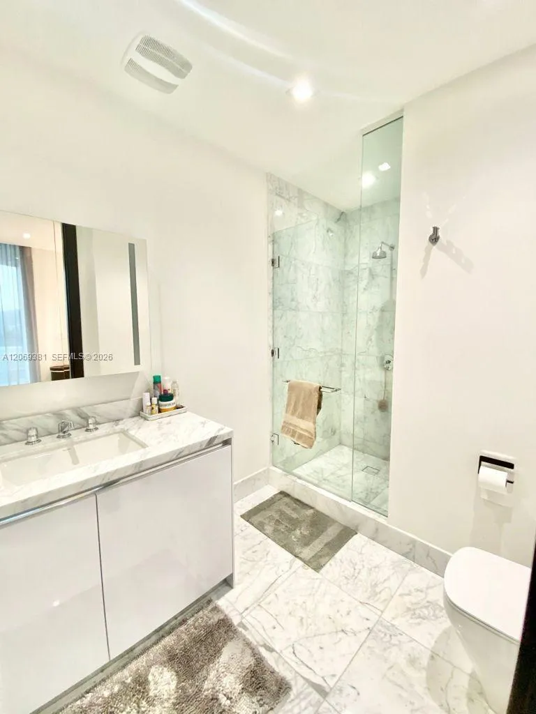 16901 Collins Ave #701 Sunny Isles Beach, FL 33160