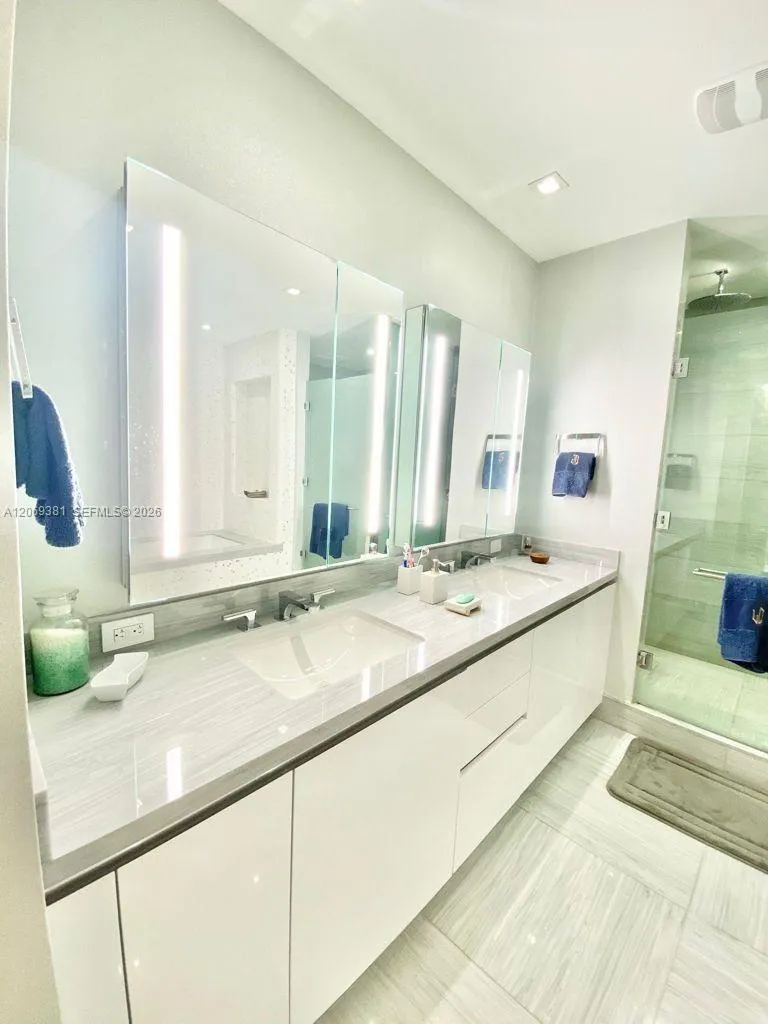 16901 Collins Ave #701 Sunny Isles Beach, FL 33160