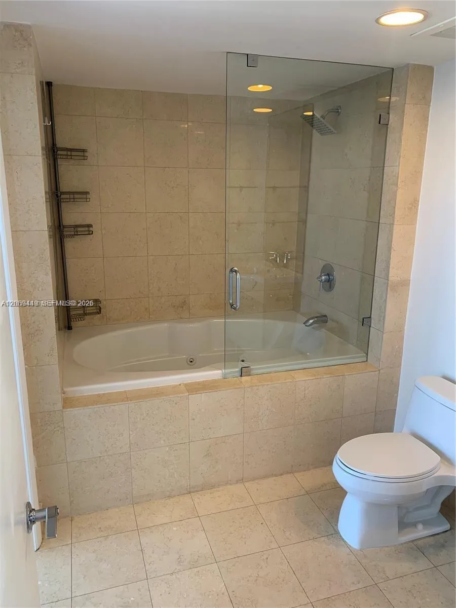 1830 S Ocean Dr #1607 Hallandale Beach, FL 33009