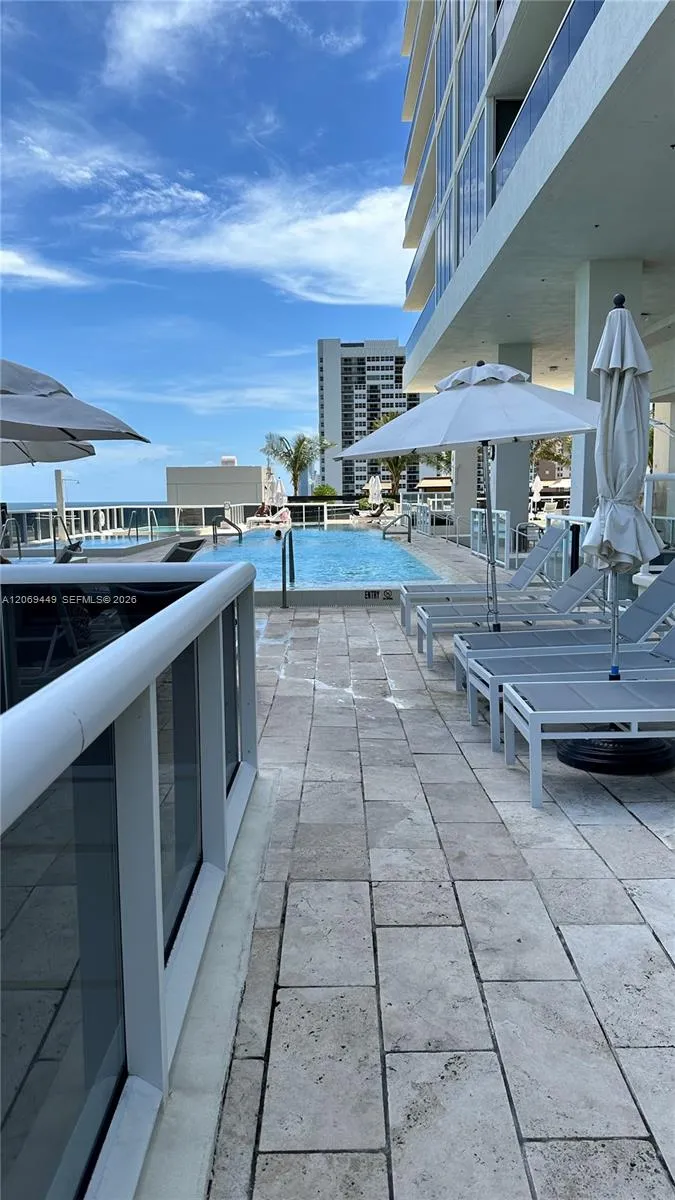 1830 S Ocean Dr #1607 Hallandale Beach, FL 33009
