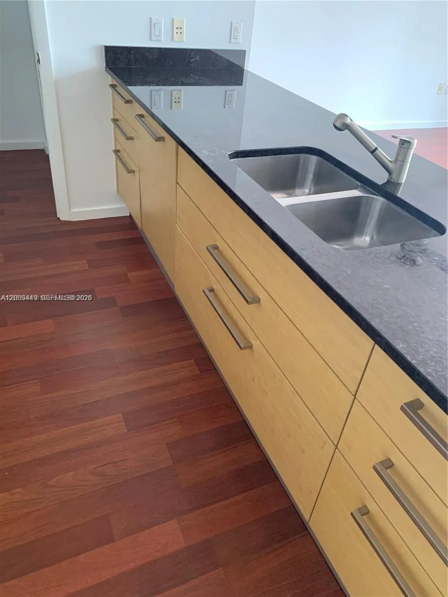 1830 S Ocean Dr #1607 Hallandale Beach, FL 33009
