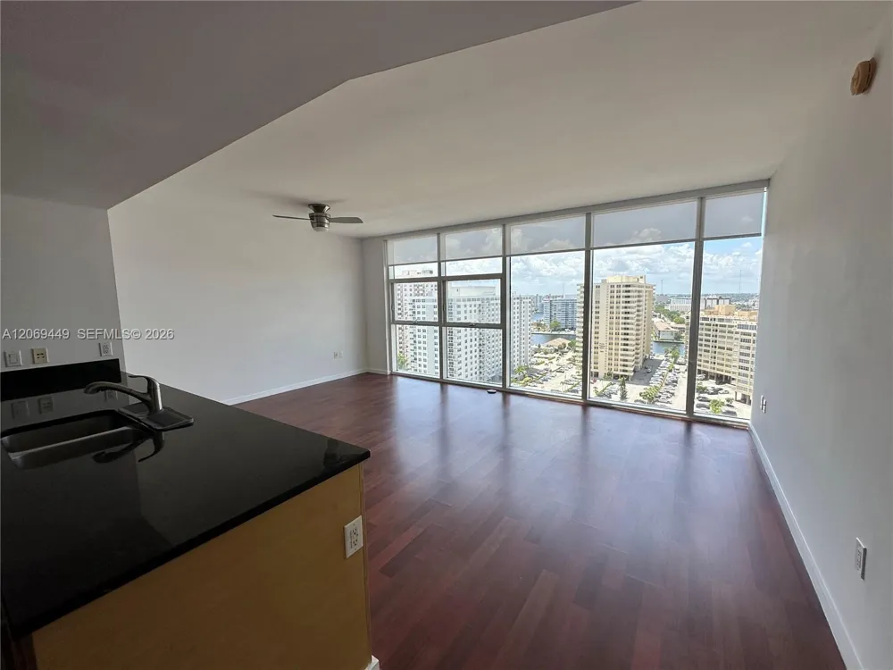 1830 S Ocean Dr #1607 Hallandale Beach, FL 33009