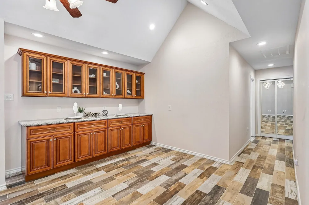 1109 Winding Way Drive Friendswood, TX 77546