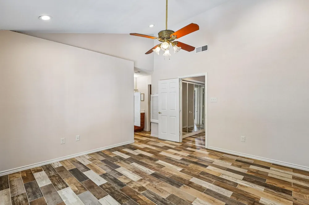 1109 Winding Way Drive Friendswood, TX 77546