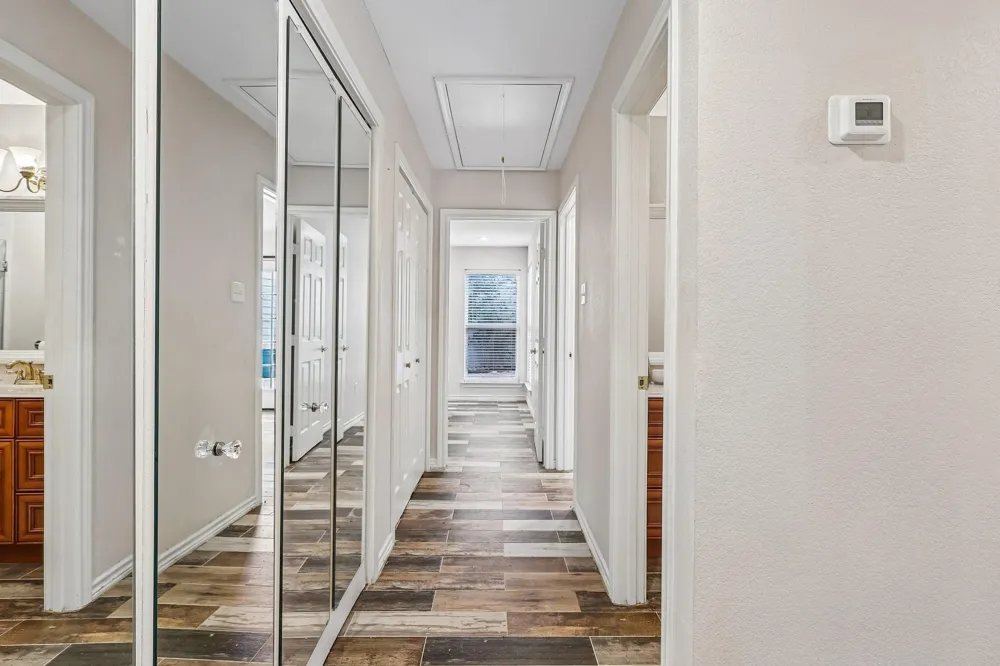 1109 Winding Way Drive Friendswood, TX 77546
