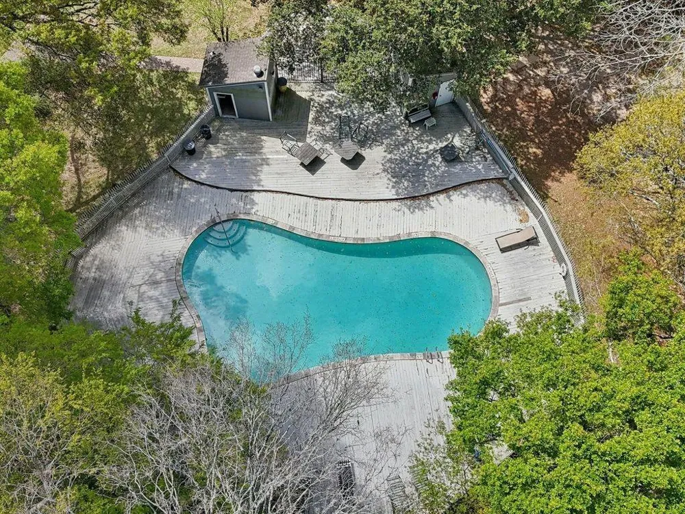 1109 Winding Way Drive Friendswood, TX 77546