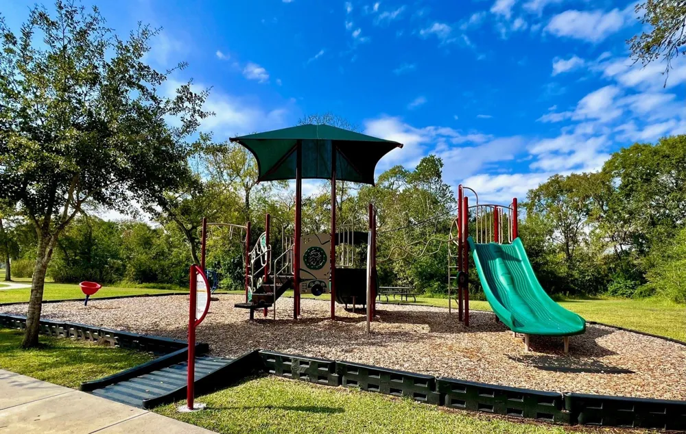 1109 Winding Way Drive Friendswood, TX 77546