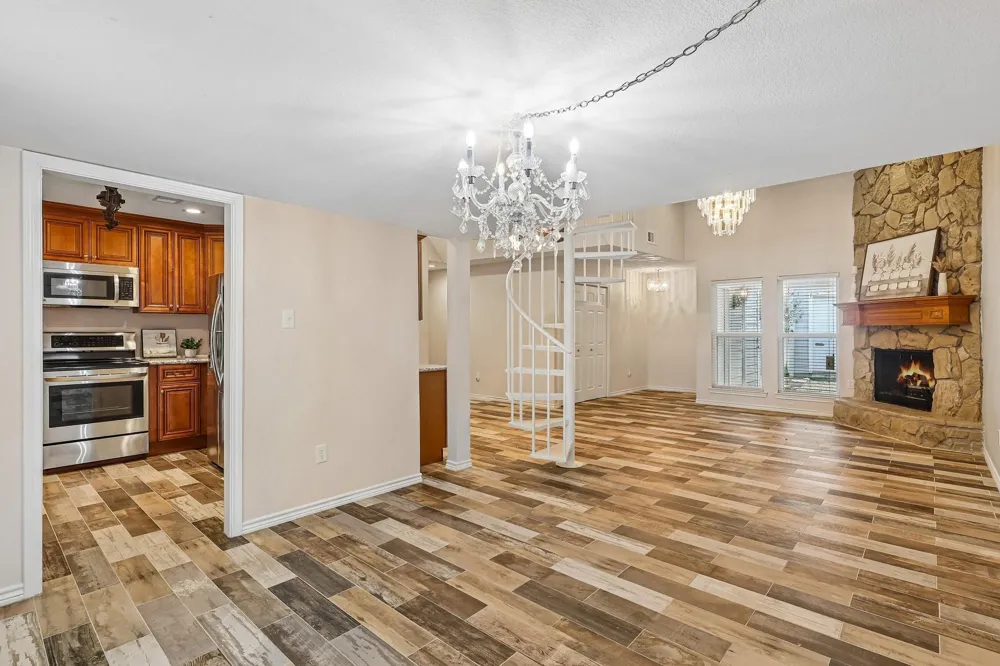 1109 Winding Way Drive Friendswood, TX 77546