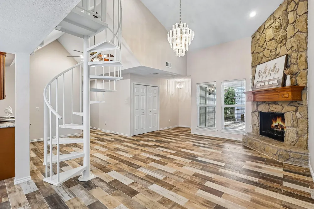 1109 Winding Way Drive Friendswood, TX 77546