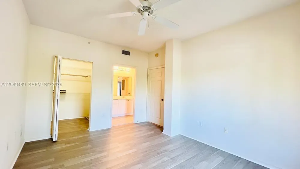 2807 Veronia Dr #201 Palm Beach Gardens, FL 33410